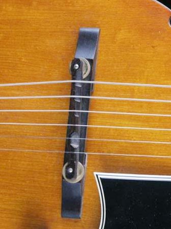 1954 Gibson ES-175 bridge detail