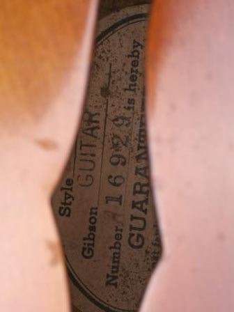 1954 Gibson ES-175 soundhole label detail