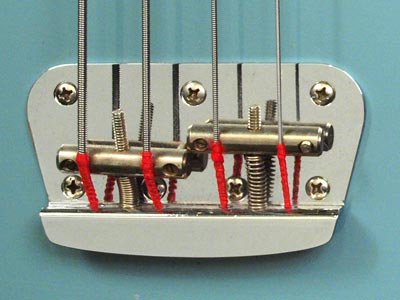 Fender Musicmaster bass - bridge detail