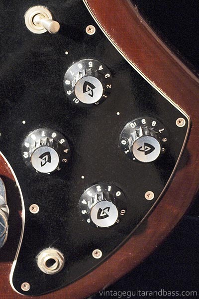 1978 Guild B302F - control detail
