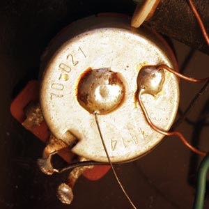 Gibson pot 70-021 was used in conjunction with a 70-027 in a number of bass guitars  - here it can be seen wired into the circuit of a Ripper L-9S