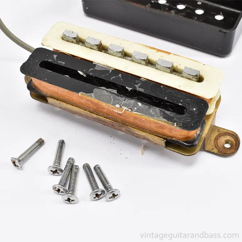 Matsumoku staple pickup with its cover removed