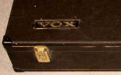 Vox Ultrasonic XII - VOX case logo